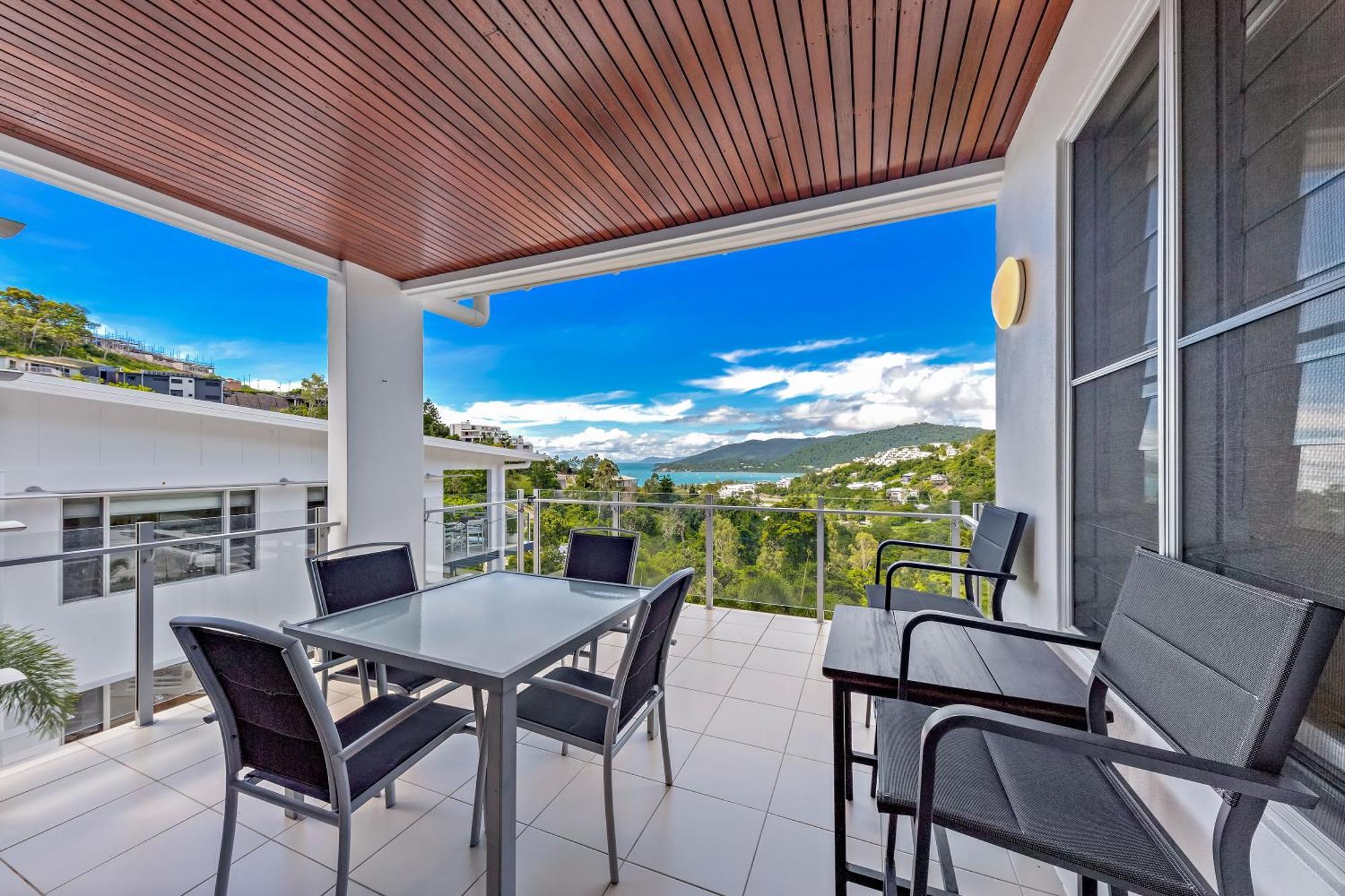 Airlie Summit Apartments Airlie Beach Exterior photo
