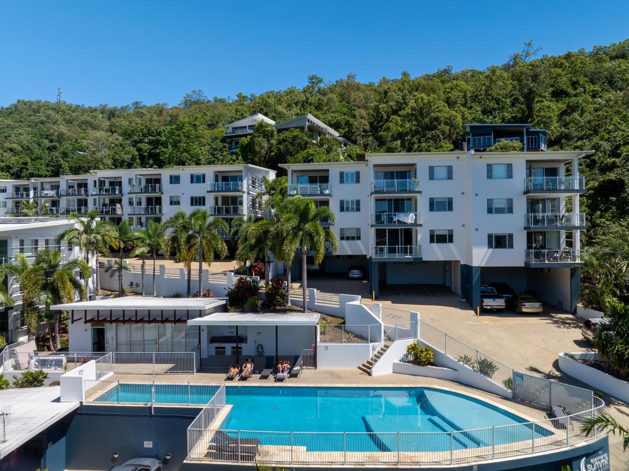 Airlie Summit Apartments Airlie Beach Exterior photo
