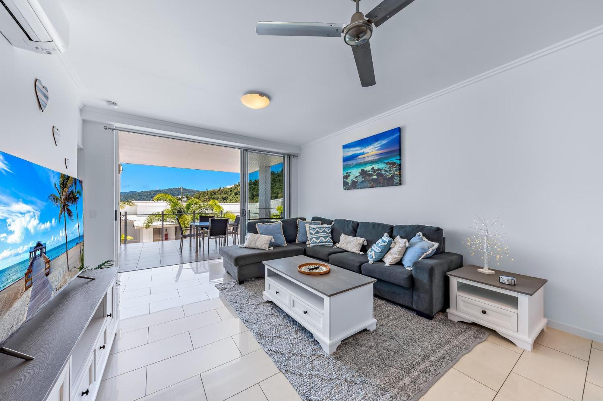 Airlie Summit Apartments Airlie Beach Exterior photo