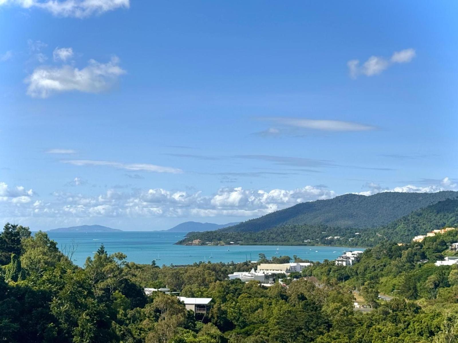 Airlie Summit Apartments Airlie Beach Exterior photo
